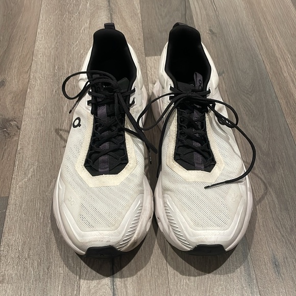 On Running Cloudnova X Sneakers - Picture 3 of 10